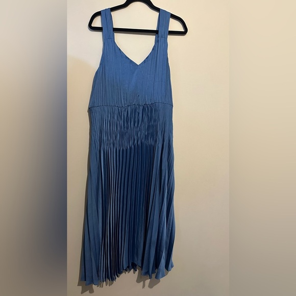 Vince Blue Pleated Midi Sundress - Picture 6 of 6